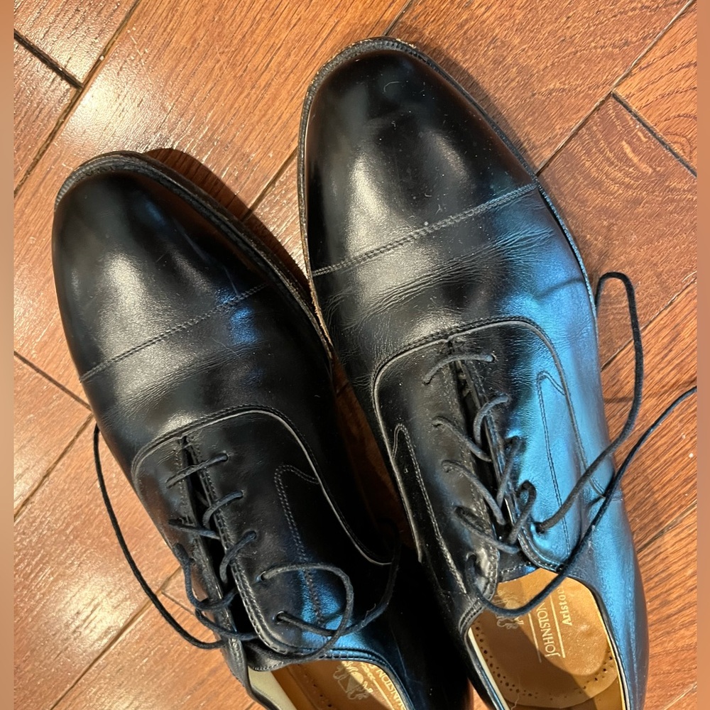 Johnston and Murphy men’s dress shoes size 10